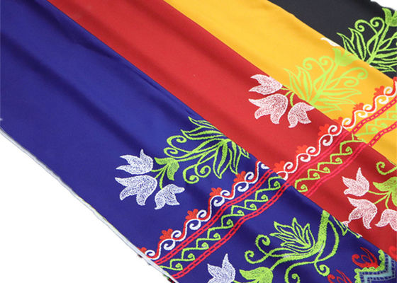 أزرق أحمر أصفر البوليستر الرقمية المطبوعة النسيج زهرة ملونة للملابس الجاهزة